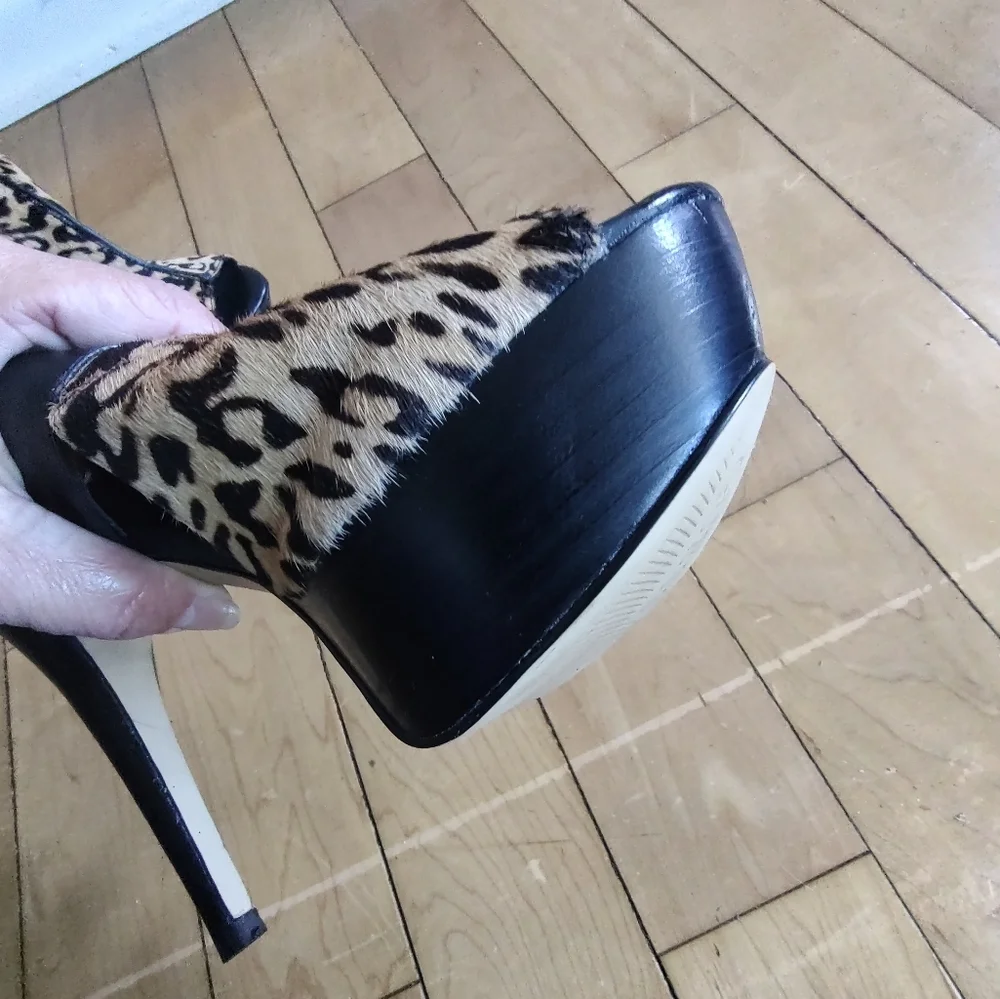Guess Women's Cow Fur Leather Leopard Print Peep Toe Platform Heels